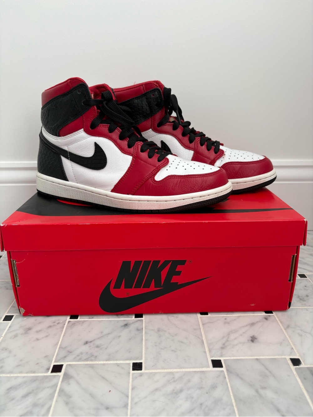 Nike Air Jordan Retro 1 High Snake Red Sneakers Women’s 8.5